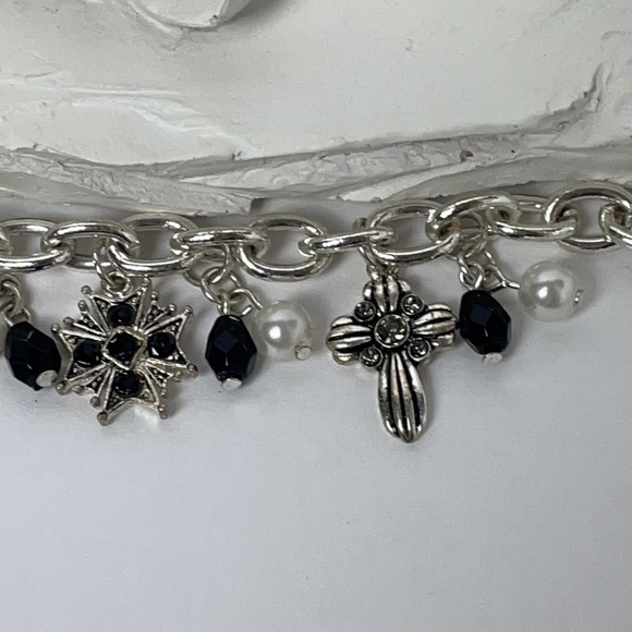 Maltese Cross Charm Bracelet - Pearls & Jet Black Beads Silver Tone Chain - Picture 9 of 11